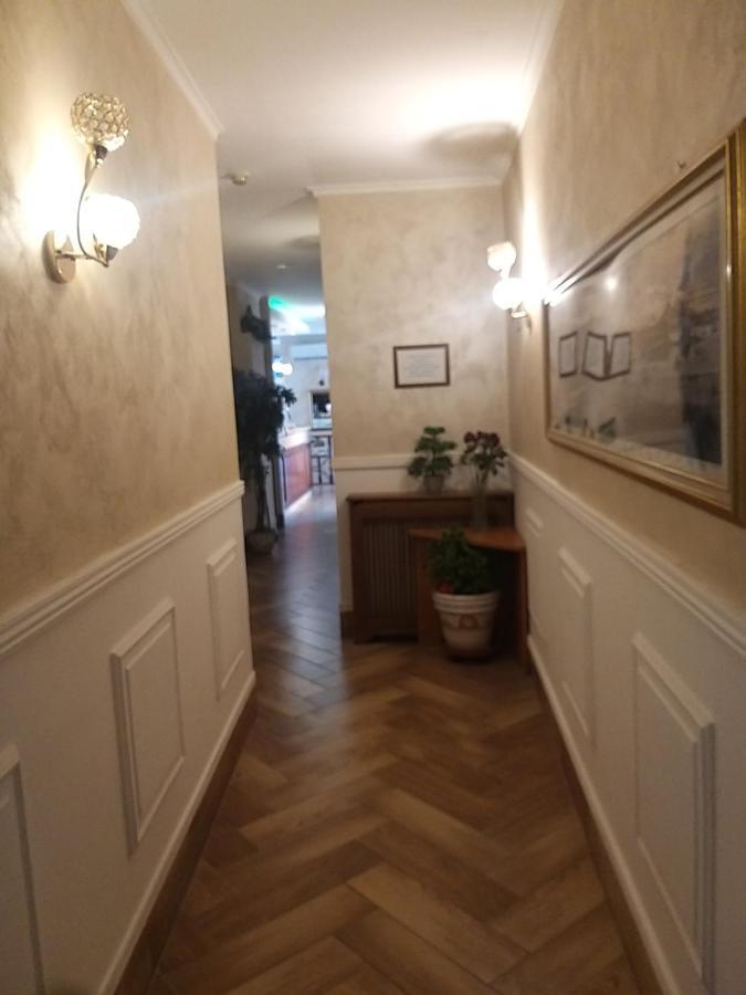 Hotel Kursaal Napels Buitenkant foto