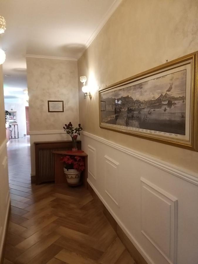Hotel Kursaal Napels Buitenkant foto