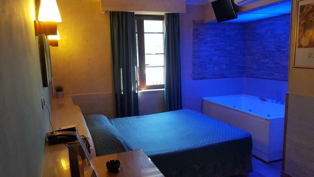 Hotel Kursaal Napels Buitenkant foto